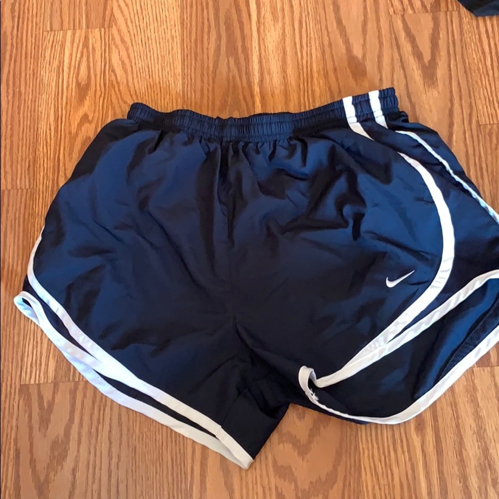 Navy blue nike dri fit running shorts w/lining